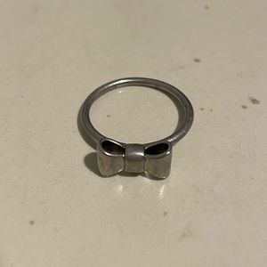 Silver bow ring, size 9 (19mm diameter)